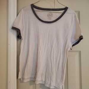 Sheer white and gray medium flowy t shirt